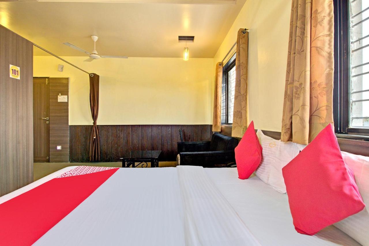 Oyo Slp013 Savan And Sapna Lodging Hotel Solapur Exterior foto